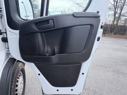 Used 2024 RAM ProMaster 2500 w/ Convenience Group image 19