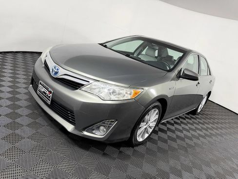 Used 2012 Toyota Camry XLE w/ Leather Pkg FWD image 18