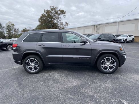 Used 2018 Jeep Grand Cherokee Limited image 4