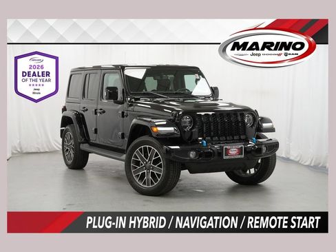 Used 2022 Jeep Wrangler Unlimited Sahara AWD/4WD image 1