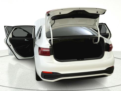 Used 2022 Volkswagen Jetta SE w/ Panoramic Sunroof Package FWD image 13