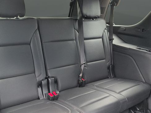 Used 2025 GMC Yukon Denali AWD/4WD image 28