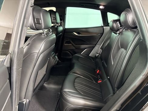 Used 2017 Maserati Levante w/ Luxury Package image 39