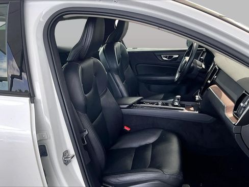 Used 2022 Volvo S60 B5 Inscription AWD/4WD image 9
