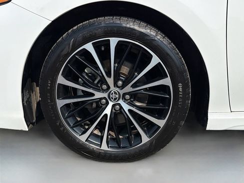 Used 2020 Toyota Camry SE FWD image 28