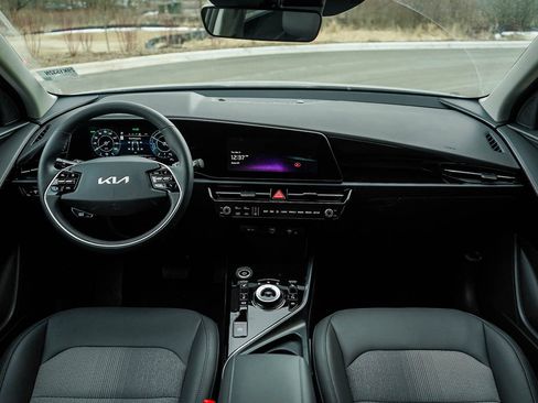 New 2026 Kia Niro Wind FWD image 14
