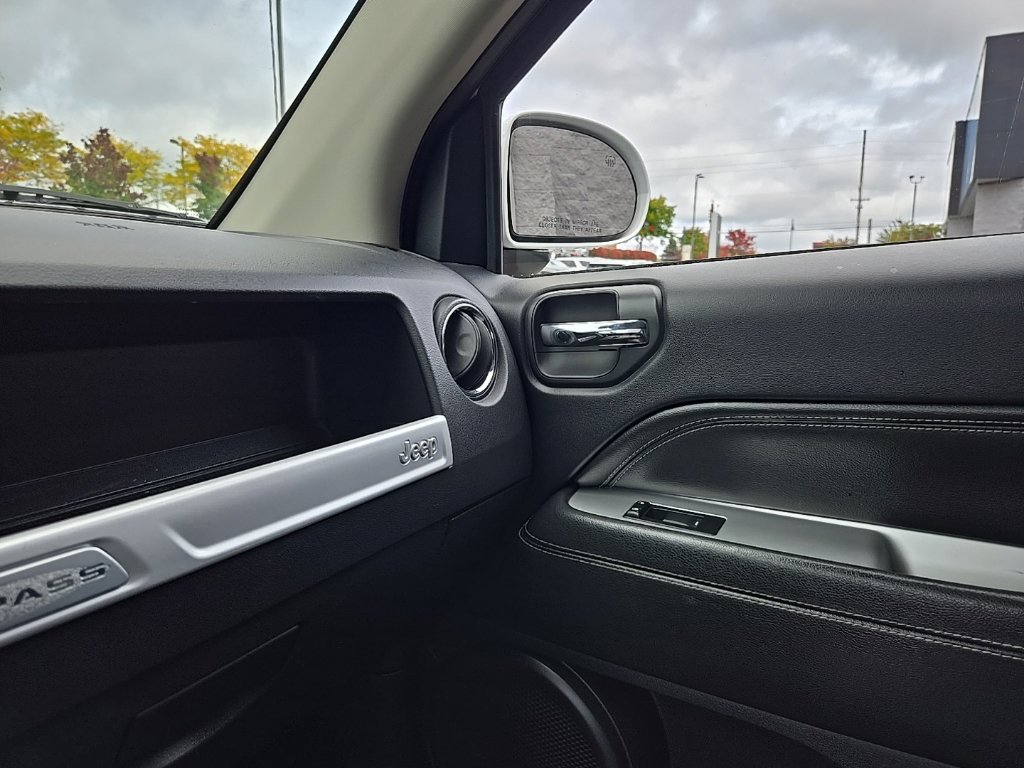 Used 2017 Jeep Compass High Altitude AWD/4WD image 22