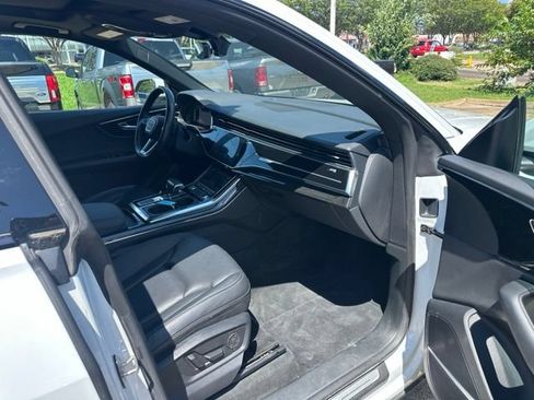 Used 2019 Audi Q8 Premium Plus AWD/4WD image 10