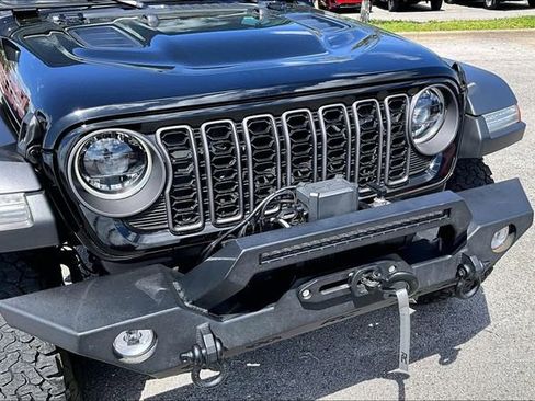 Used 2024 Jeep Wrangler Unlimited Rubicon AWD/4WD image 29