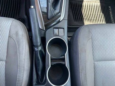 Used 2016 Toyota Corolla LE FWD image 31