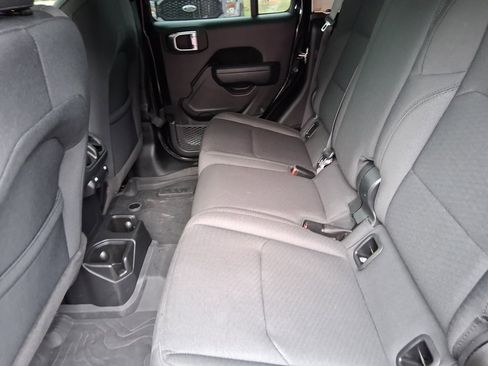 Used 2023 Jeep Gladiator Willys image 15