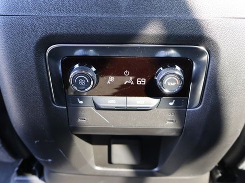 Used 2025 Chevrolet Tahoe Premier AWD/4WD image 33