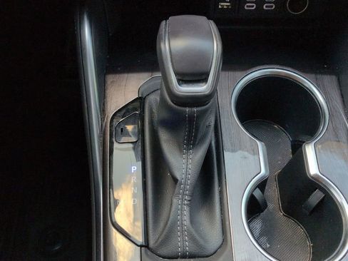 Used 2024 Toyota Highlander Limited AWD/4WD image 18