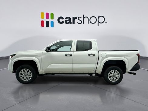 Used 2025 Toyota Tacoma SR image 2