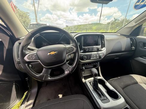 Used 2022 Chevrolet Colorado LT w/ Safety Package RWD image 10