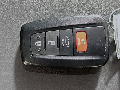 Used 2022 Toyota RAV4 XLE Premium image 36