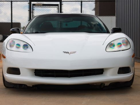 Used 2012 Chevrolet Corvette Coupe w/ 2LT Preferred Equipment Group image 17