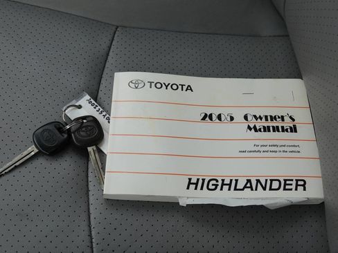 Used 2005 Toyota Highlander Limited AWD/4WD image 83
