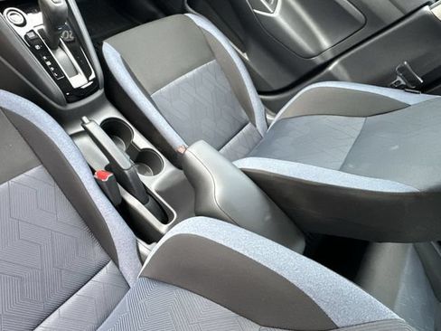 Used 2025 Nissan Versa SV w/ Trunk Package FWD image 21