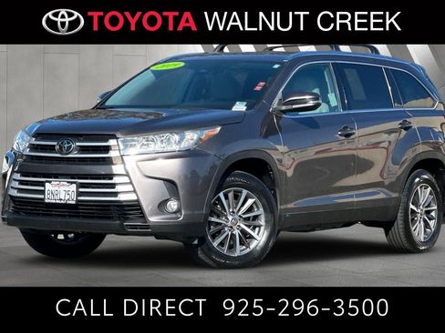 Certified 2019 Toyota Highlander XLE image 1