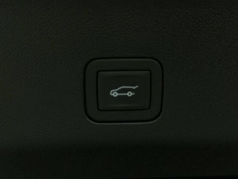 Used 2024 Chevrolet Suburban High Country AWD/4WD image 14