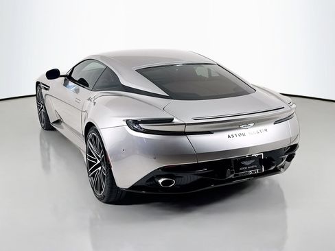 Used 2024 Aston Martin DB12 Coupe RWD image 5