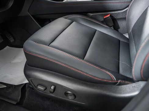 Used 2024 Chevrolet Traverse Z71 w/ Enhanced Driving Package image 41