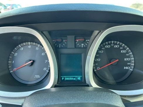 Used 2017 Chevrolet Equinox LS image 15