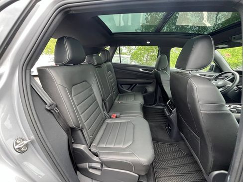 Certified 2025 Volkswagen Atlas Cross Sport SEL R-Line AWD/4WD image 25