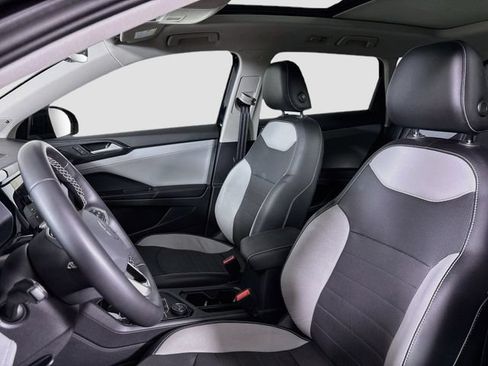 Certified 2023 Volkswagen Taos SEL AWD/4WD image 25