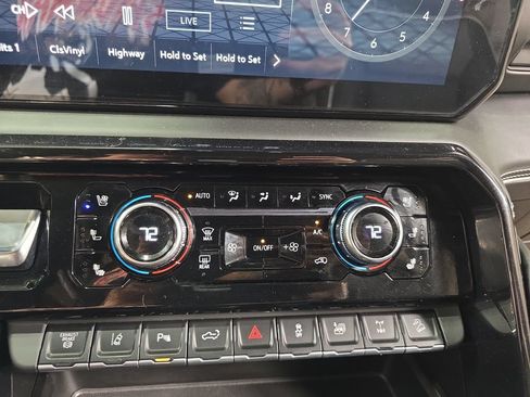 Used 2025 GMC Sierra 2500 AT4X AWD/4WD image 20