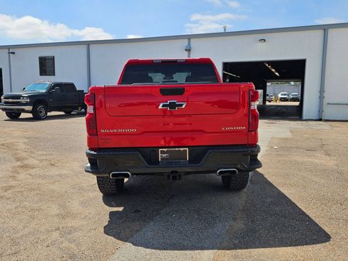 Used 2024 Chevrolet Silverado 1500 Custom Trail Boss AWD/4WD image 5