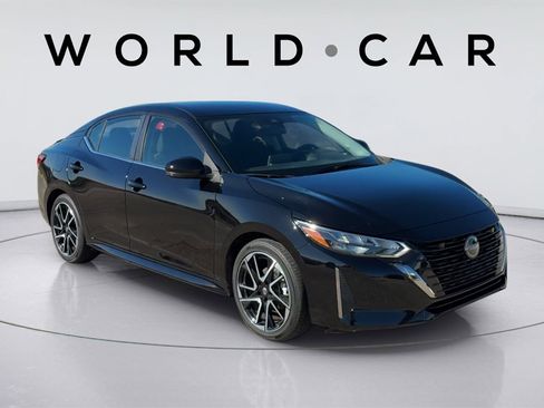 Used 2025 Nissan Sentra SR image 2