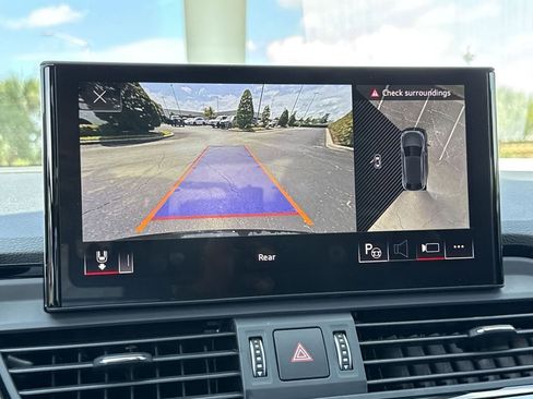 Used 2024 Audi SQ5 Prestige image 24