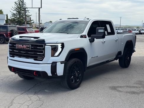 Used 2025 GMC Sierra 3500 AT4 w/ AT4 Premium Plus Package AWD/4WD image 9