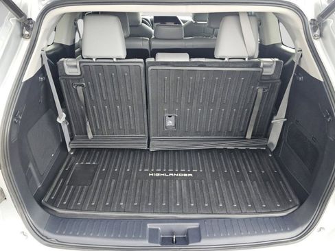 Used 2023 Toyota Highlander Limited image 26