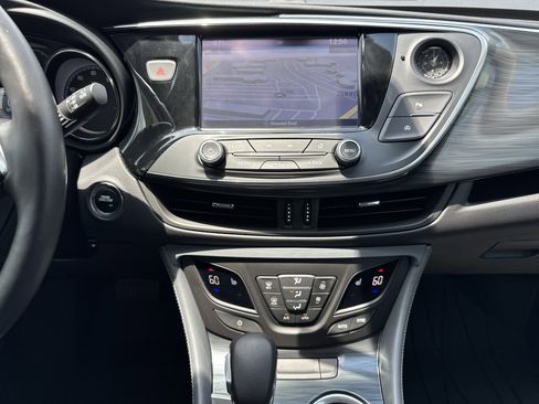 Used 2020 Buick Envision Essence FWD image 29