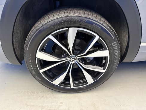 Certified 2026 Volkswagen Atlas SEL Premium R-Line AWD/4WD image 8