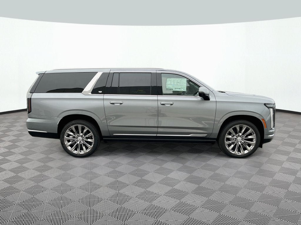 New 2026 Cadillac Escalade ESV Luxury w/ LPO, Radiant Package AWD/4WD image 4