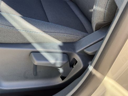 Certified 2025 Ford Maverick XLT image 24