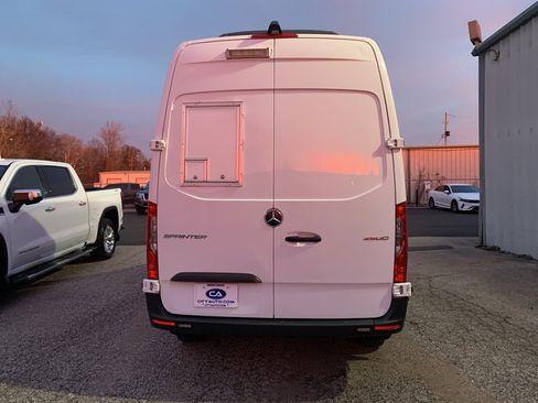 Used 2023 Mercedes-Benz Sprinter 2500 image 4