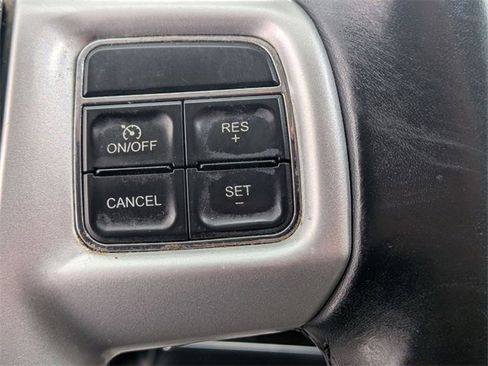 Used 2014 Chrysler Town & Country Touring image 17