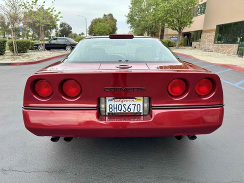 Used 1990 Chevrolet Corvette Coupe image 14