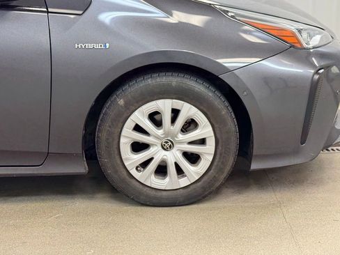 Used 2021 Toyota Prius LE image 4