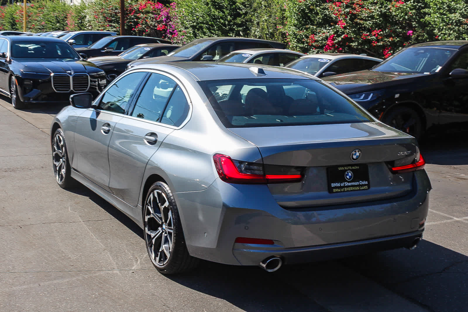 Used 2026 BMW 330i Sedan w/ Convenience Package RWD image 11