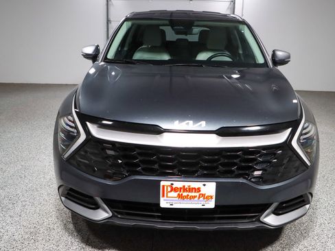 Used 2025 Kia Sportage EX FWD image 4