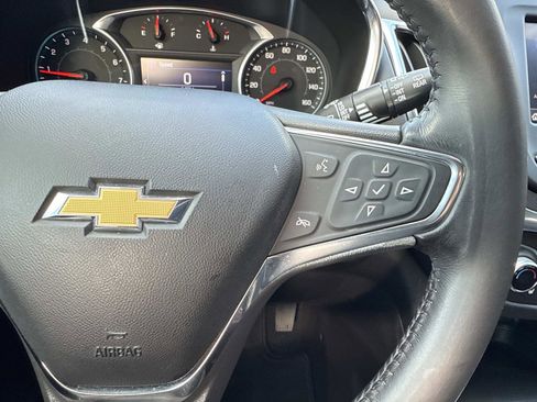 Used 2021 Chevrolet Equinox LT image 16