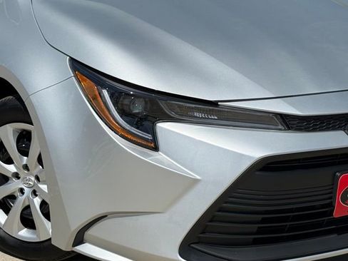 Used 2026 Toyota Corolla LE image 3