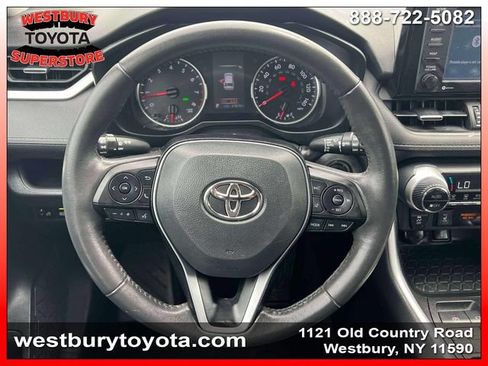 Used 2022 Toyota RAV4 XLE Premium AWD/4WD image 17
