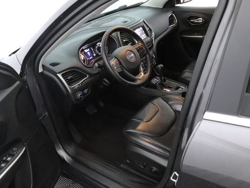 Used 2020 Jeep Cherokee Latitude Plus w/ Cold Weather Group FWD image 14